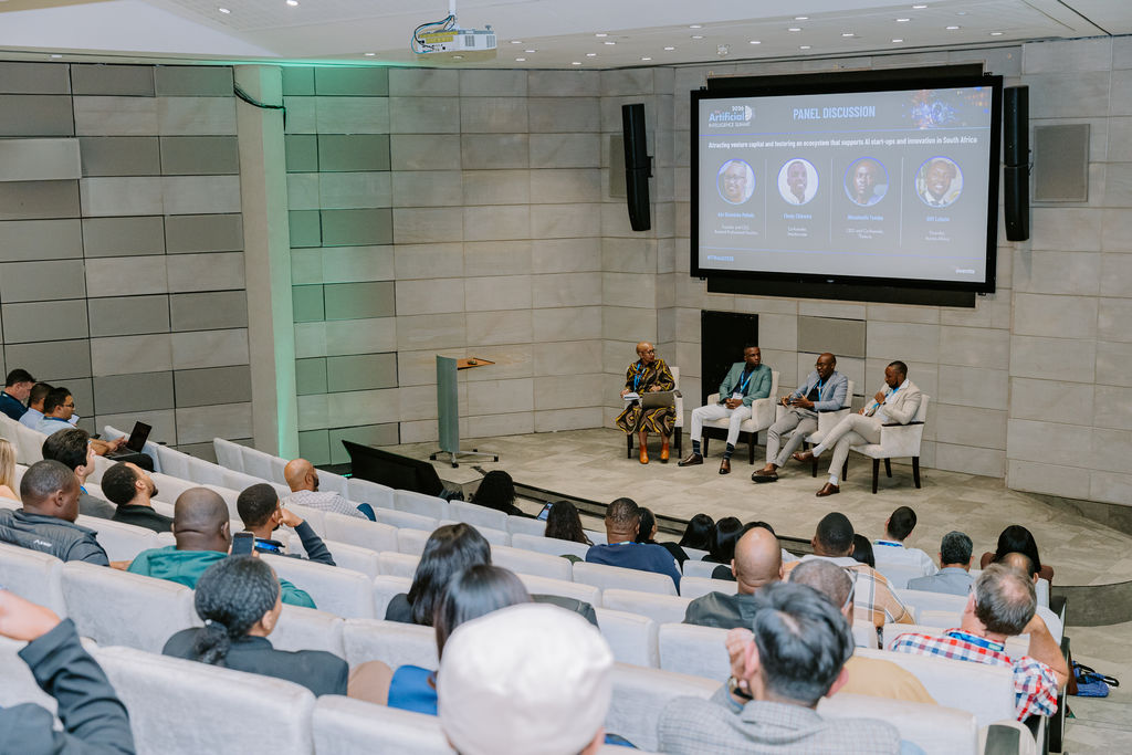 Gift Lubele at a conference stage